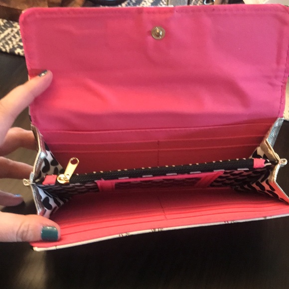 Pretty Wallet 🌸 - Picture 5 of 9